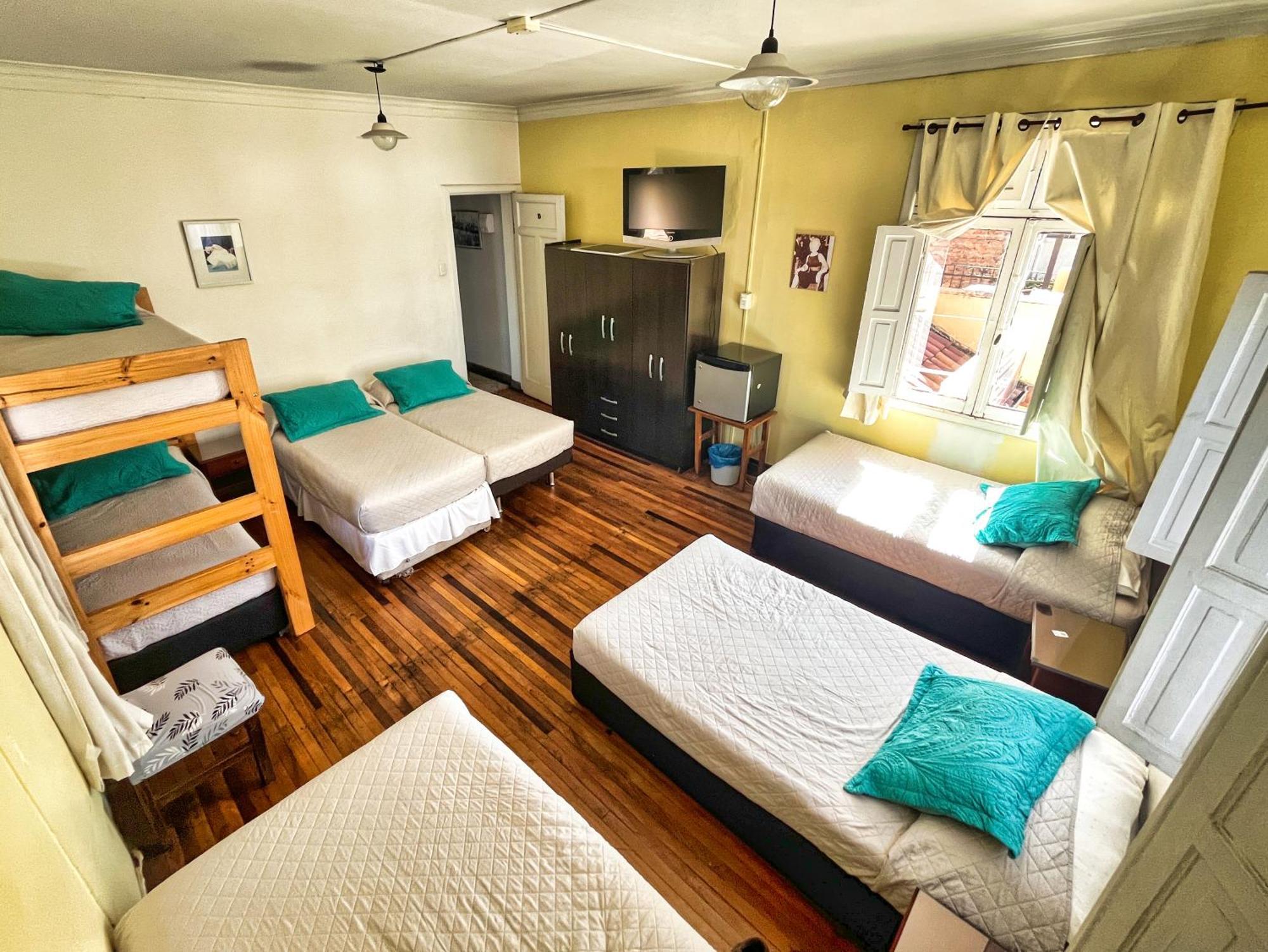 Hostal Boonen Santiago Luaran gambar